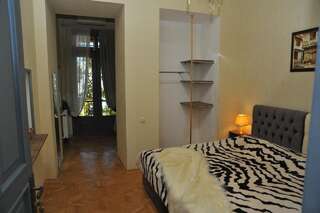 Отель Brickwall Tbilisi Тбилиси Двухместный номер с 2 отдельными кроватями-8