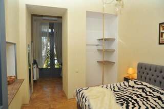 Отель Brickwall Tbilisi Тбилиси Двухместный номер с 2 отдельными кроватями-9