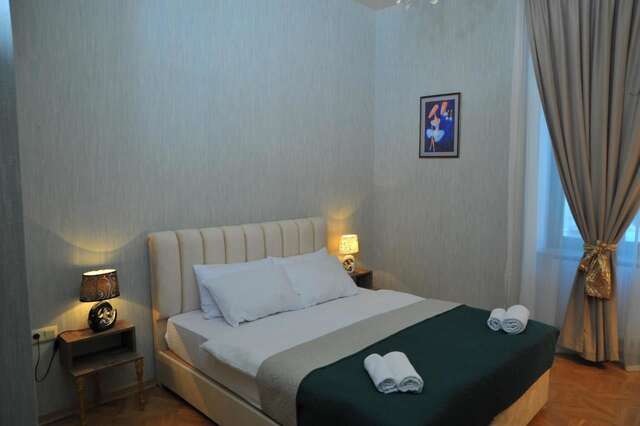 Отель Brickwall Tbilisi Тбилиси-13