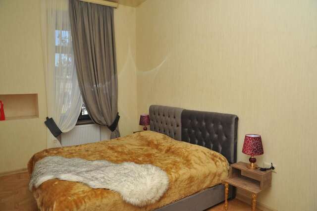 Отель Brickwall Tbilisi Тбилиси-23