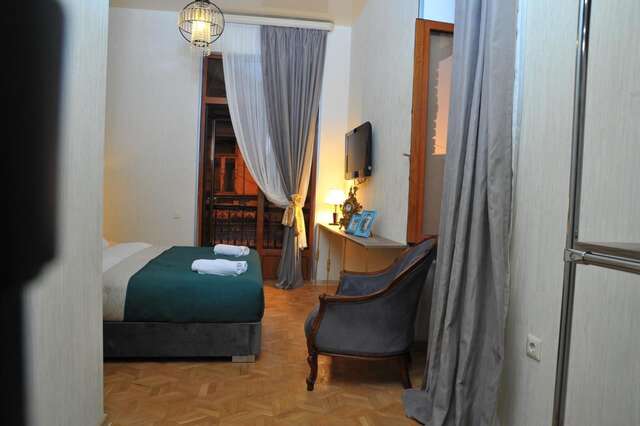 Отель Brickwall Tbilisi Тбилиси-26