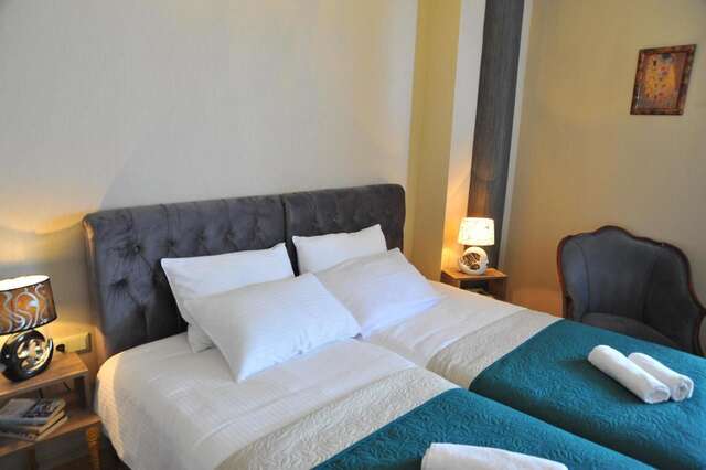 Отель Brickwall Tbilisi Тбилиси-43