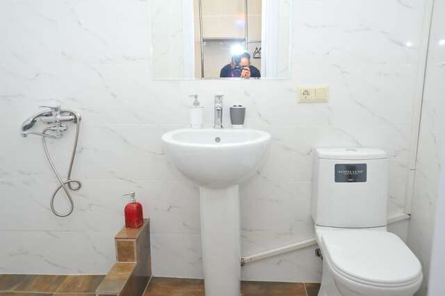 Отель Brickwall Tbilisi Тбилиси-44